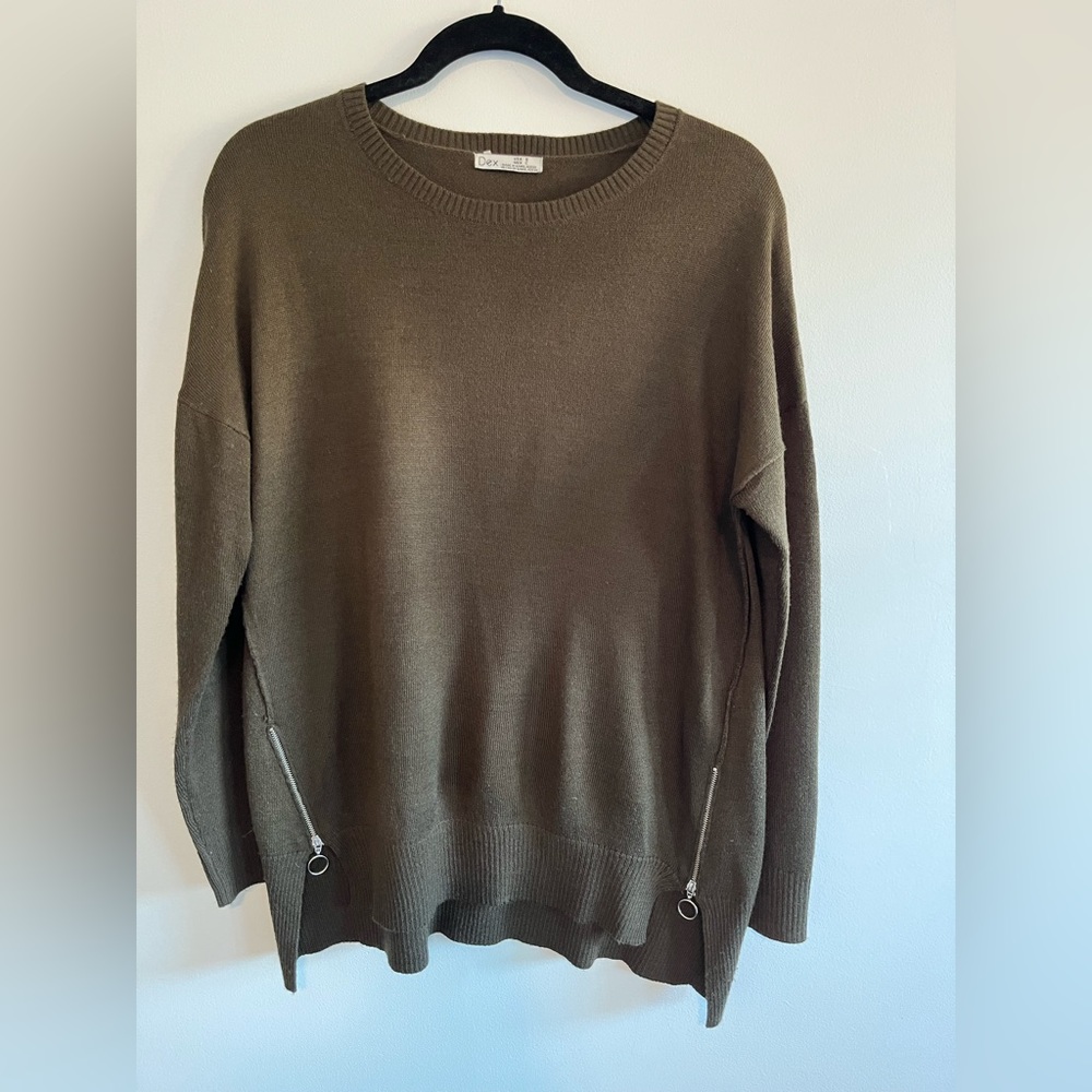 Dex sweater with zipper details